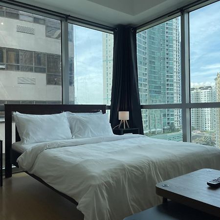 Prime Avant Bgc Location Apartments By Ph Staycation Manila Eksteriør billede