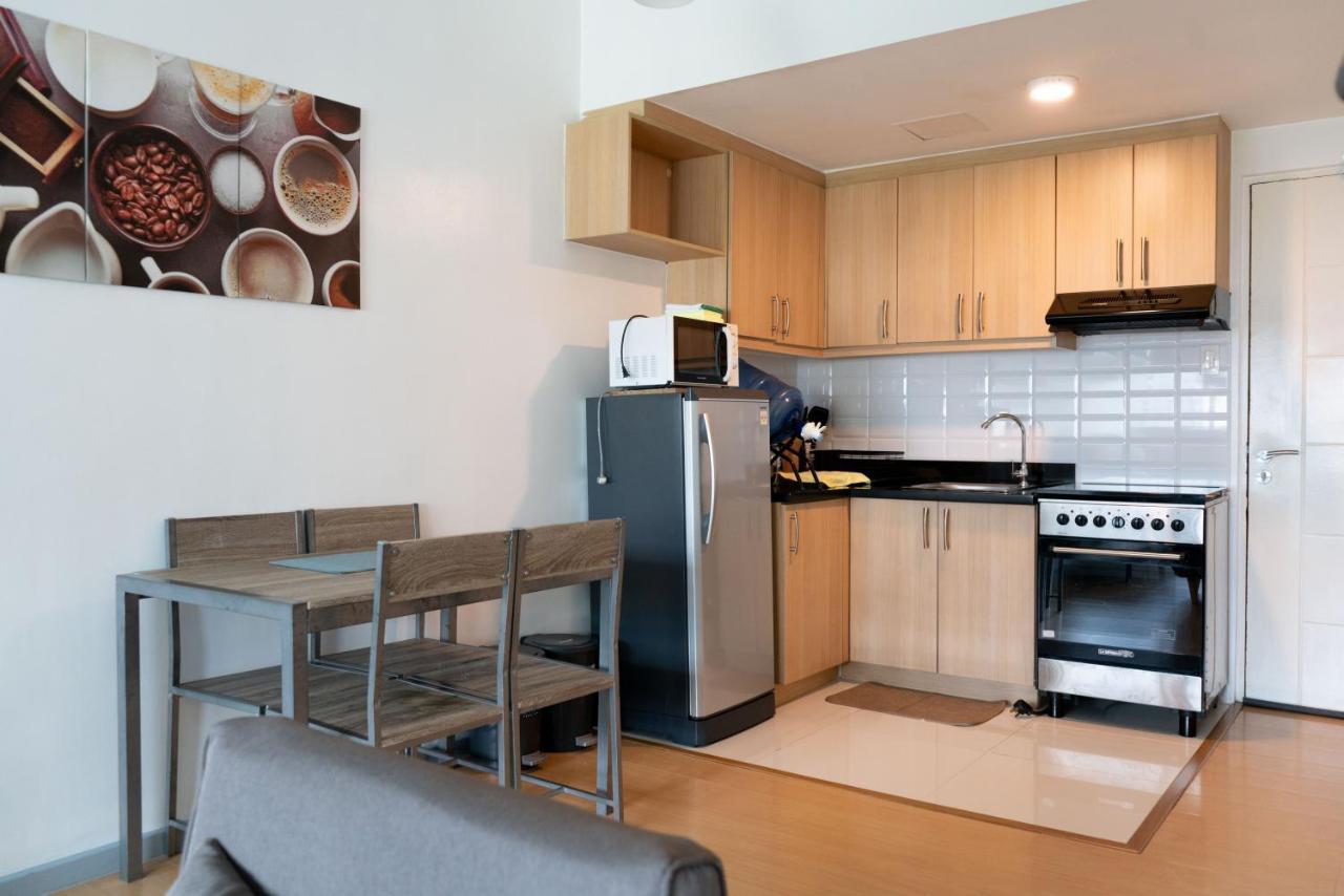 Prime Avant Bgc Location Apartments By Ph Staycation Manila Eksteriør billede
