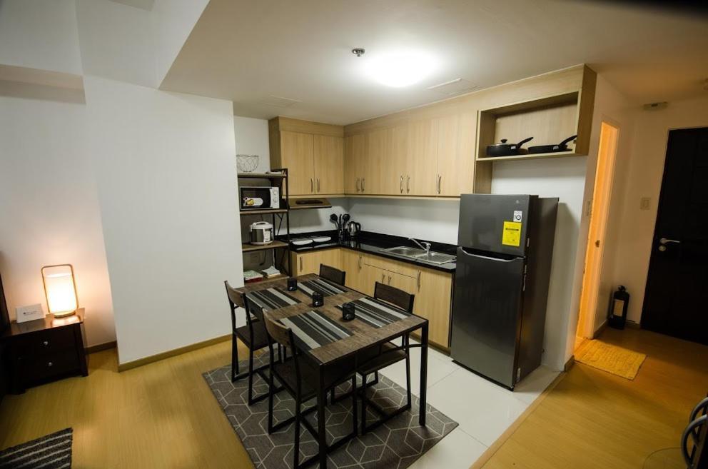 Prime Avant Bgc Location Apartments By Ph Staycation Manila Eksteriør billede