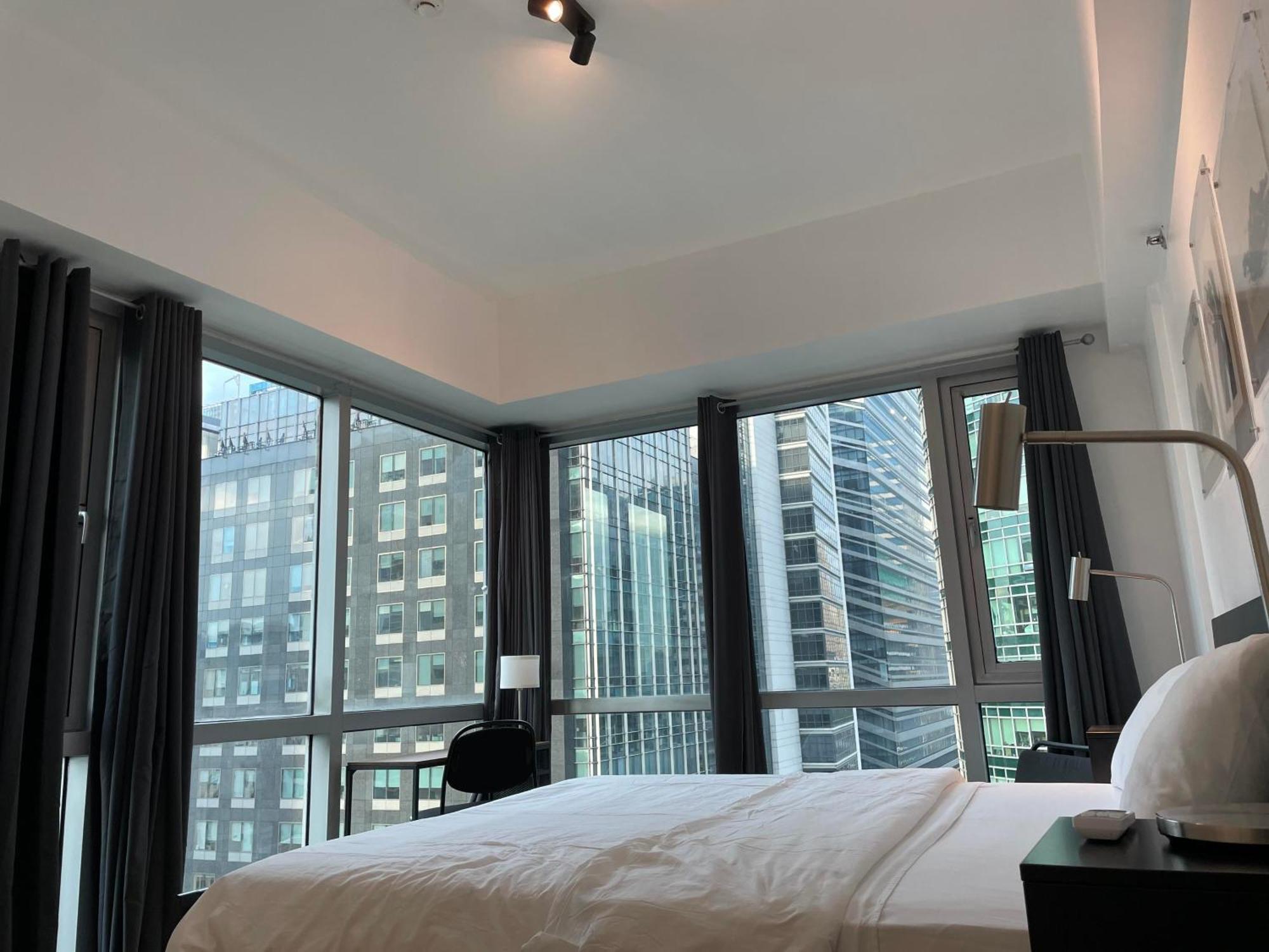 Prime Avant Bgc Location Apartments By Ph Staycation Manila Eksteriør billede