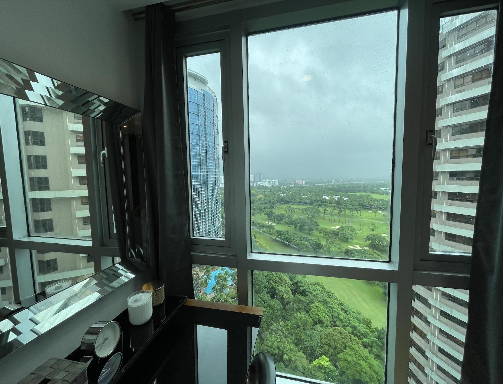 Prime Avant Bgc Location Apartments By Ph Staycation Manila Eksteriør billede