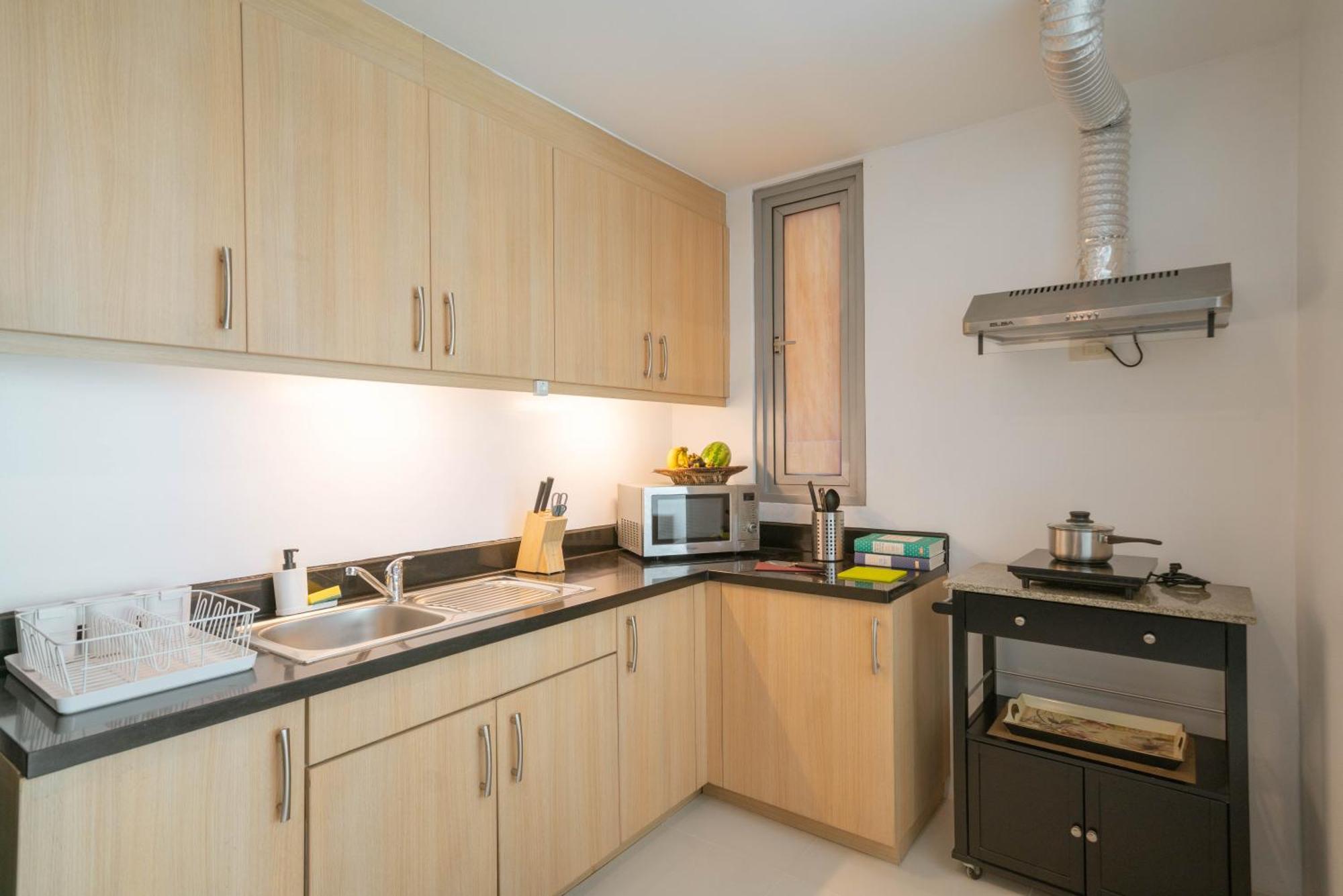 Prime Avant Bgc Location Apartments By Ph Staycation Manila Eksteriør billede