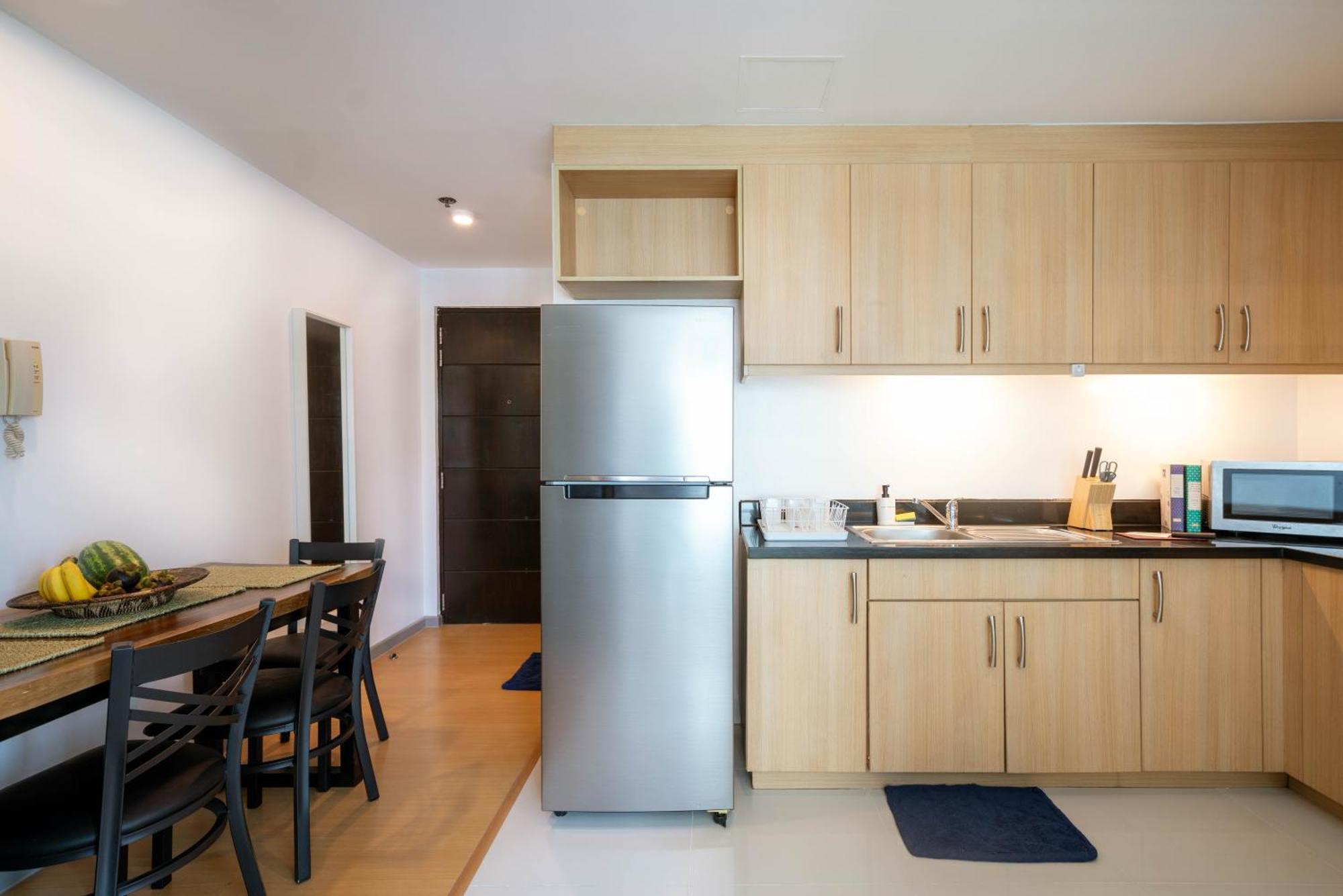 Prime Avant Bgc Location Apartments By Ph Staycation Manila Eksteriør billede