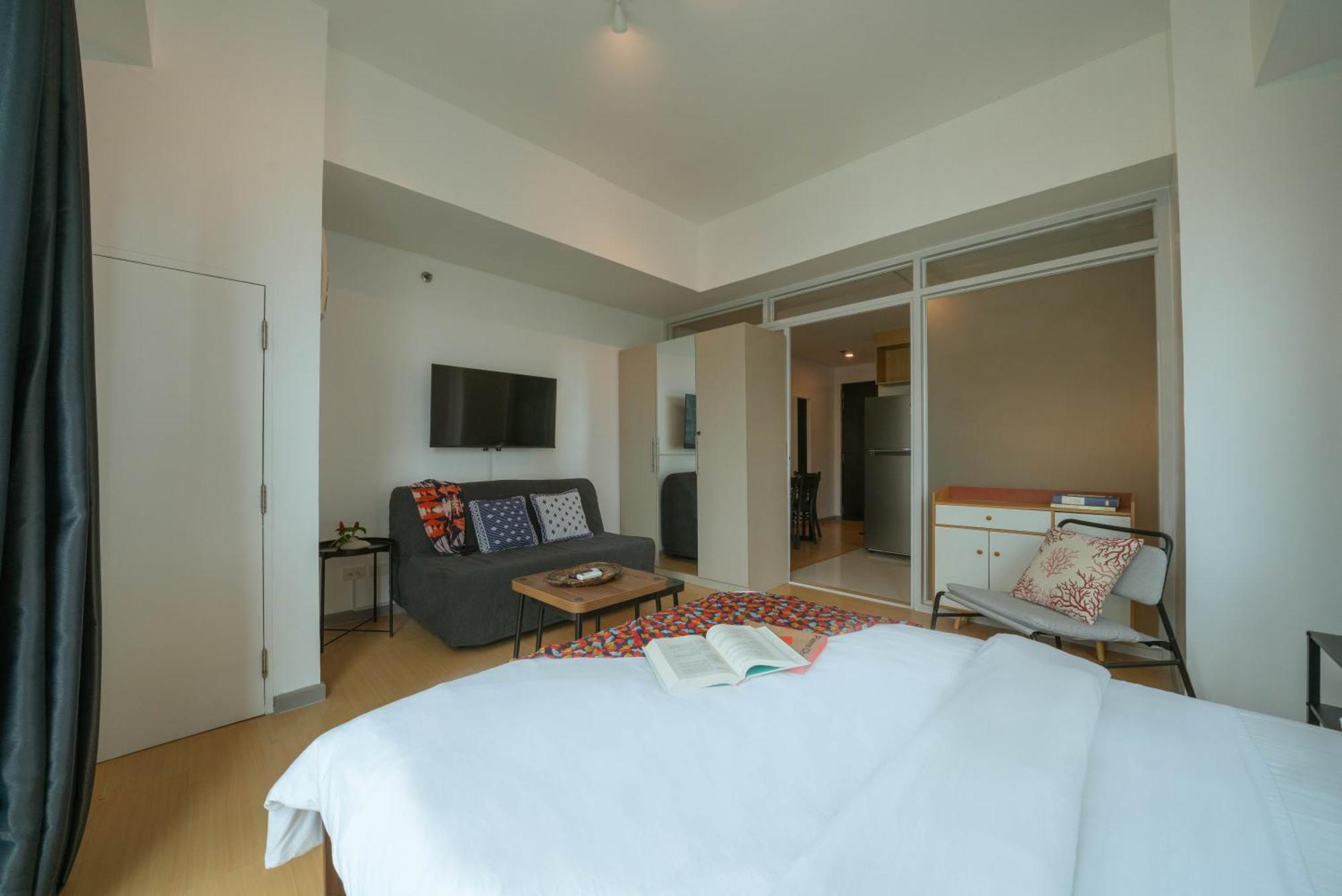 Prime Avant Bgc Location Apartments By Ph Staycation Manila Eksteriør billede
