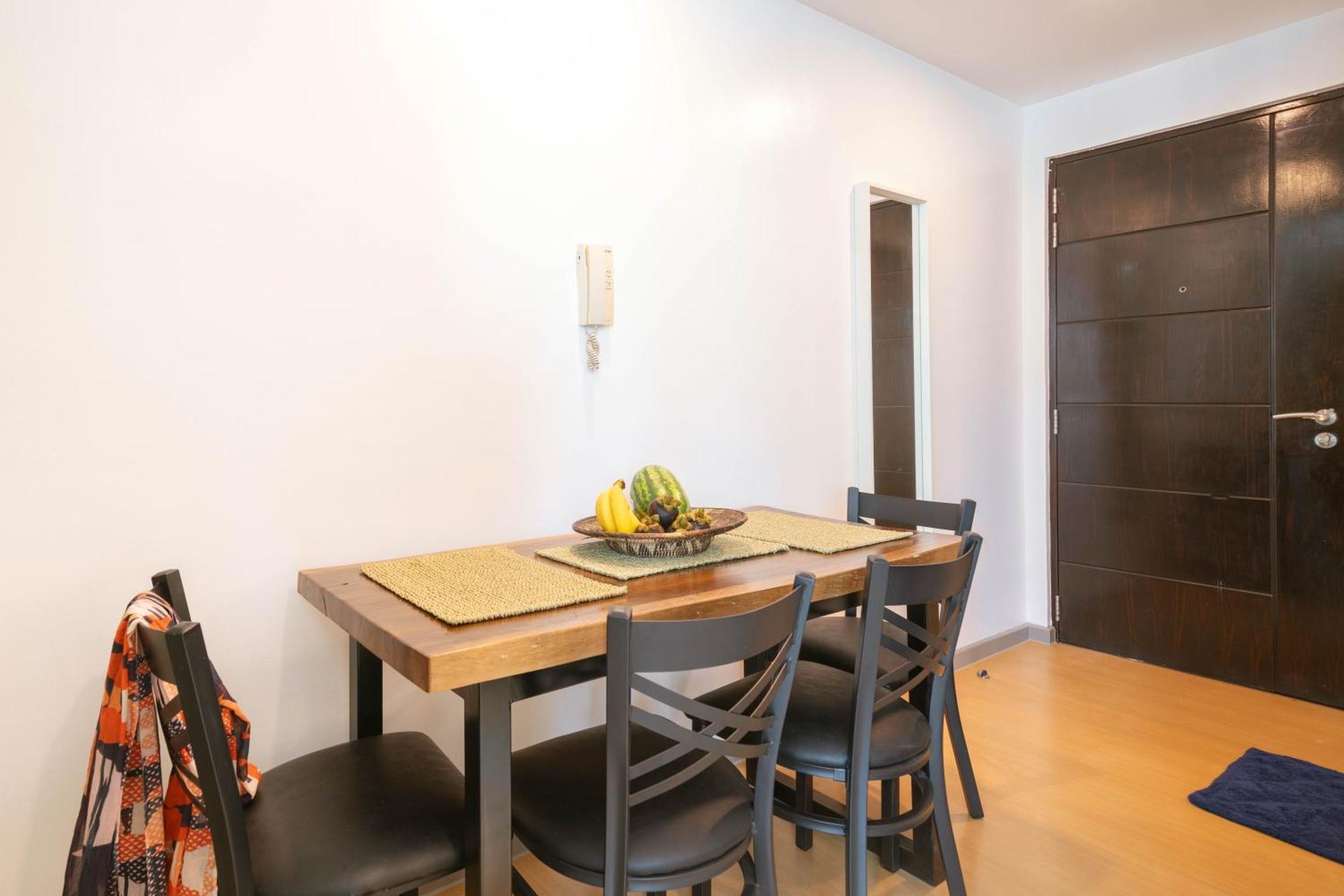 Prime Avant Bgc Location Apartments By Ph Staycation Manila Eksteriør billede